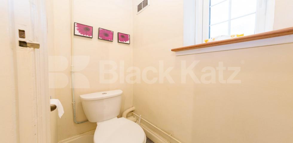 			NEW INSTRUCTION, 3 Bedroom, 1 bath, 1 reception Flat			 Tudor Way, Acton Town